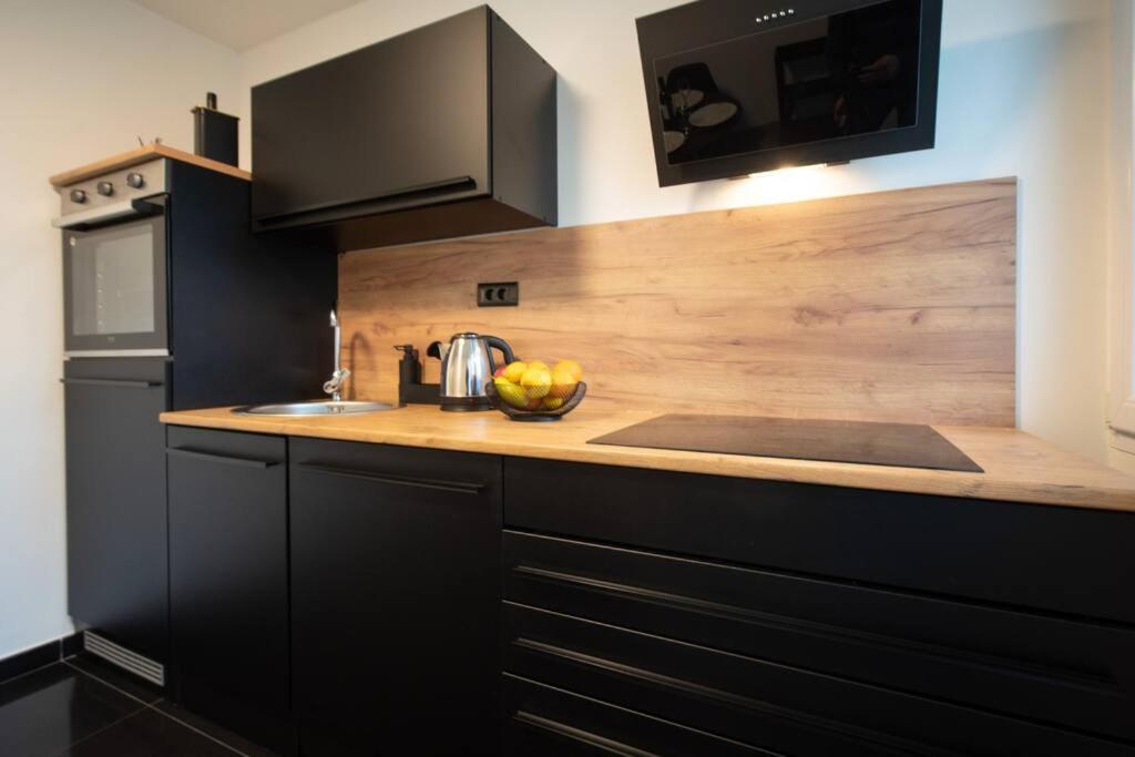 Apartment Hesa- 4 Star Apartment غييكا المظهر الخارجي الصورة