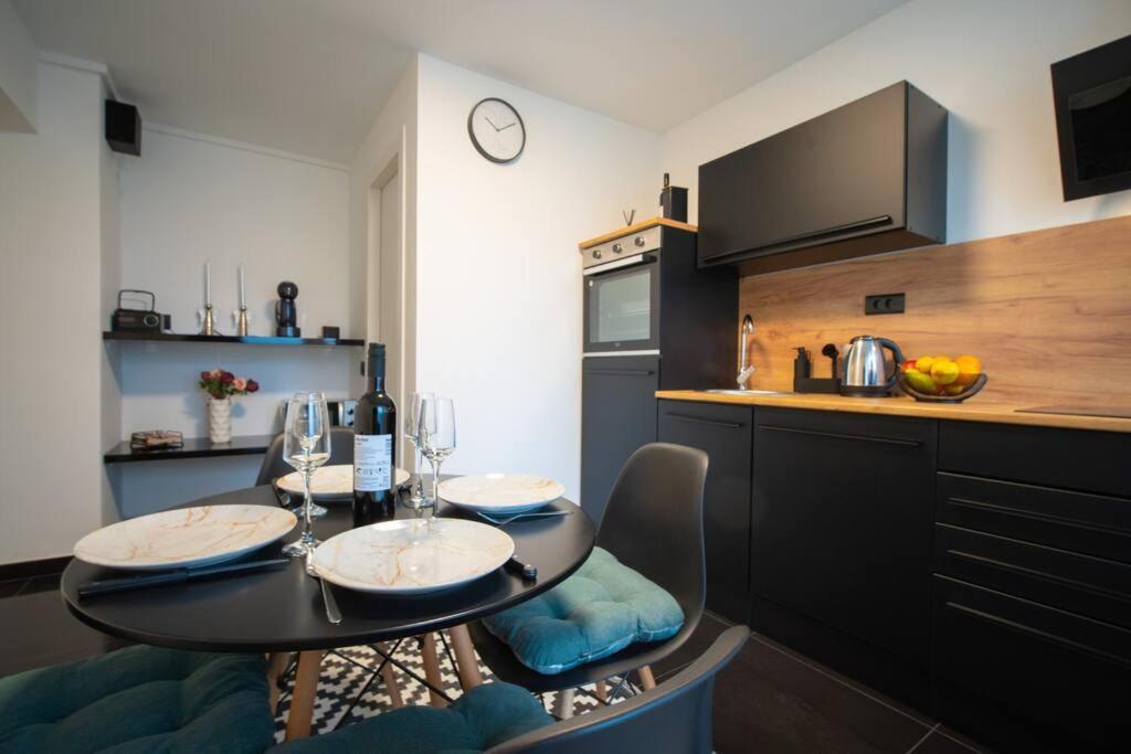 Apartment Hesa- 4 Star Apartment غييكا المظهر الخارجي الصورة