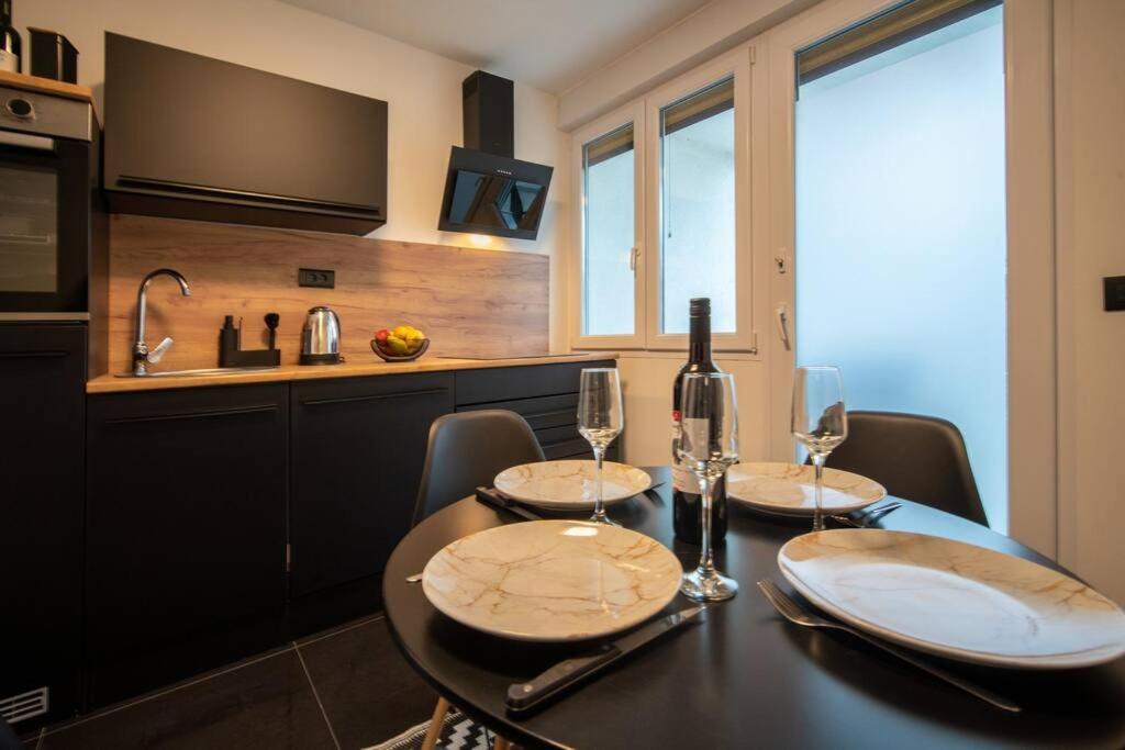 Apartment Hesa- 4 Star Apartment غييكا المظهر الخارجي الصورة